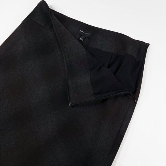 The Limited Grey/Black Patterned Skirt - Size 0 - Picture 2 of 5